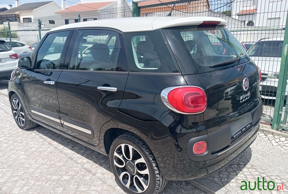 2013' Fiat 500L photo #3