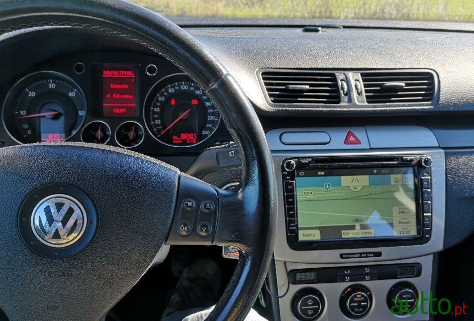 2006' Volkswagen Passat Variant photo #3