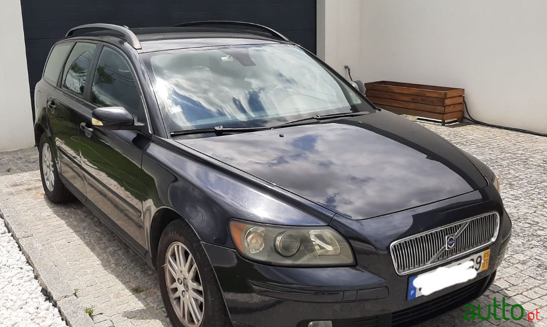 2005' Volvo V50 photo #1