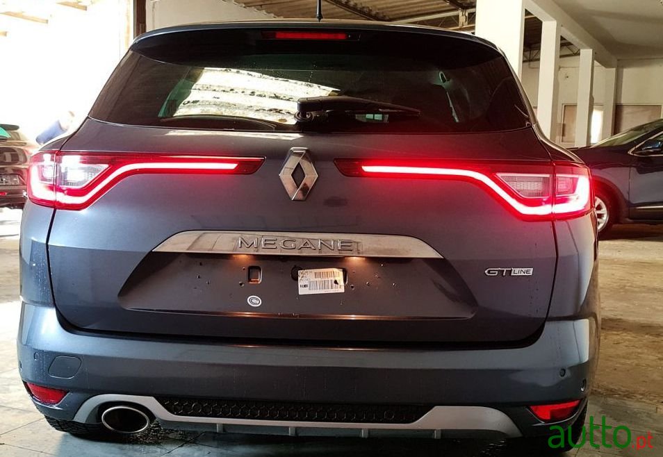 2017' Renault Megane Sport Tourer photo #3