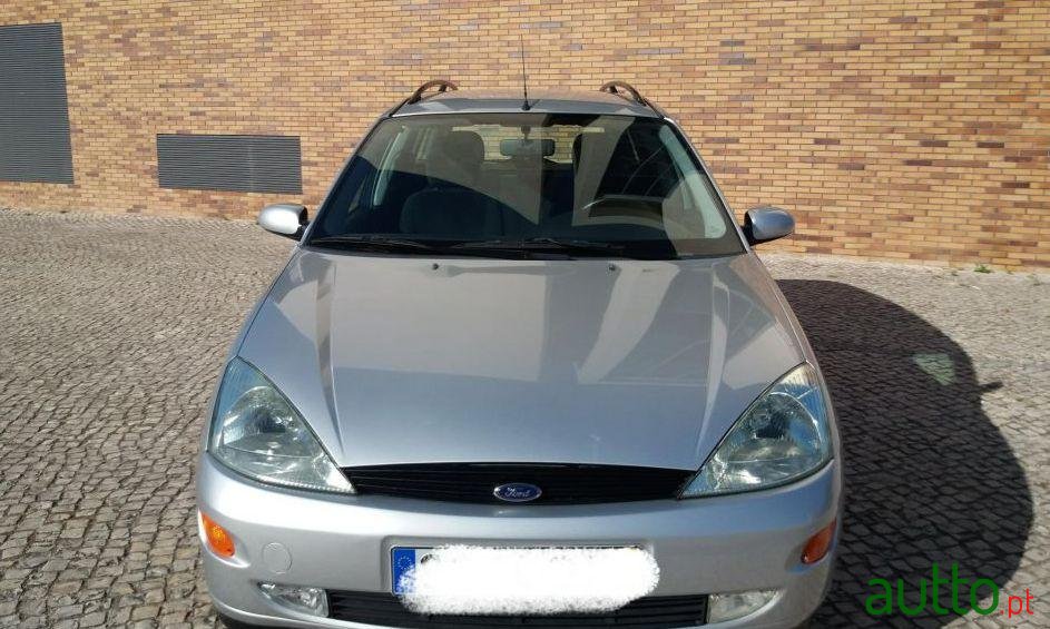 2000' Ford Focus Sw photo #3