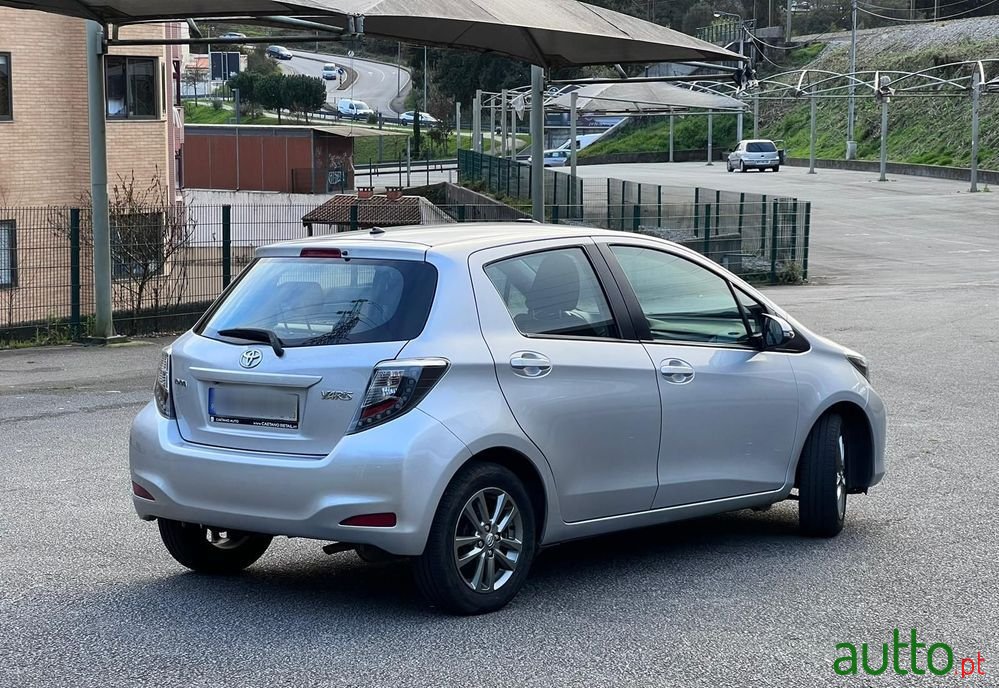 2014' Toyota Yaris photo #6