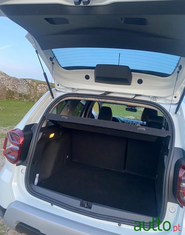 2022' Dacia Duster 1.5 Blue Dci Prestige photo #6