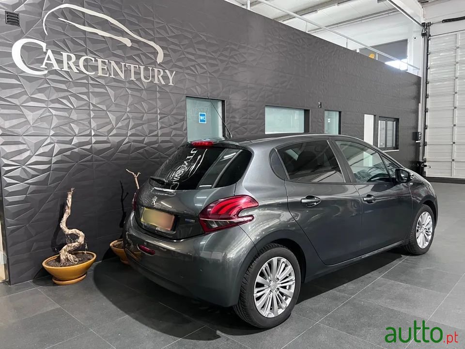 2016' Peugeot 208 photo #2