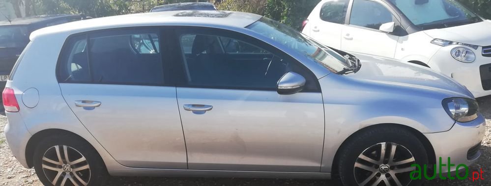 2010' Volkswagen Golf photo #1