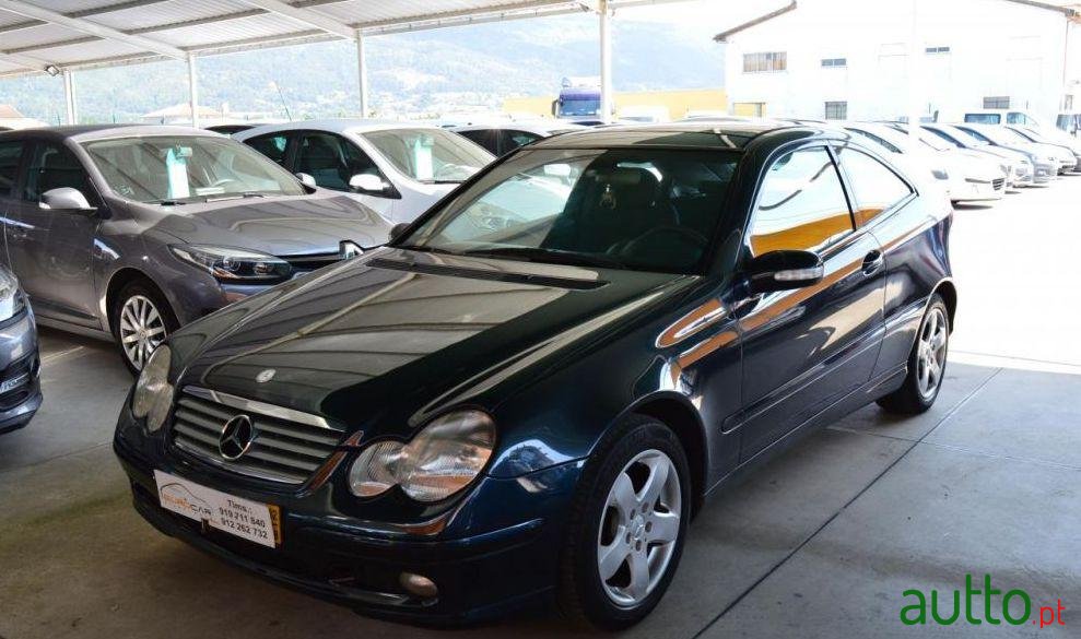 2002' Mercedes-Benz C-220 Cdi Evolution photo #1