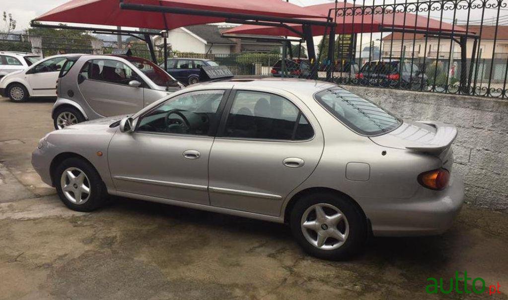 1999' Hyundai Lantra 1.6 GLS photo #2