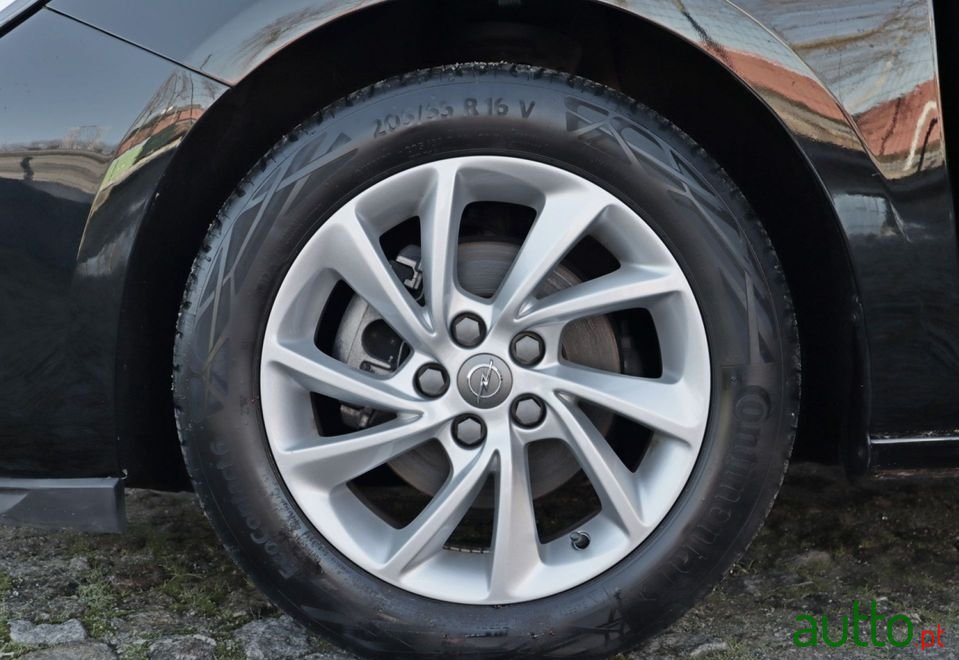 2019' Opel Astra photo #4