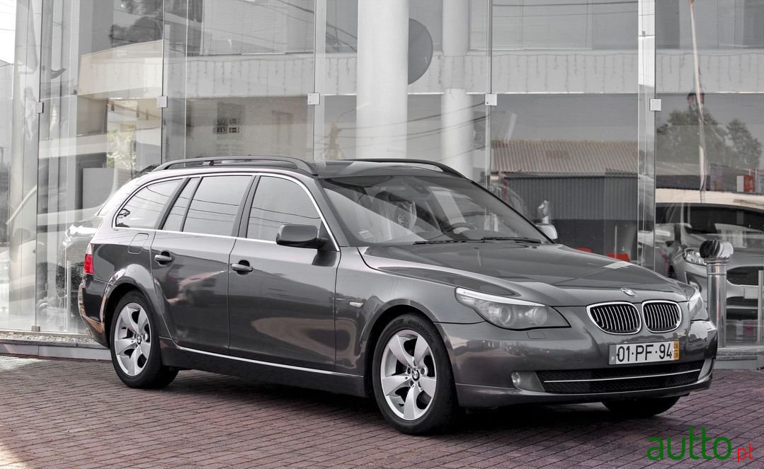 2008' BMW 520 Touring photo #1
