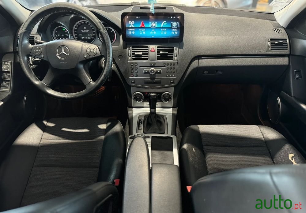 2010' Mercedes-Benz C 250 photo #6