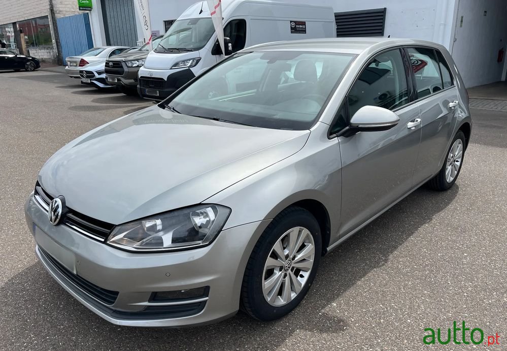 2017' Volkswagen Golf photo #1