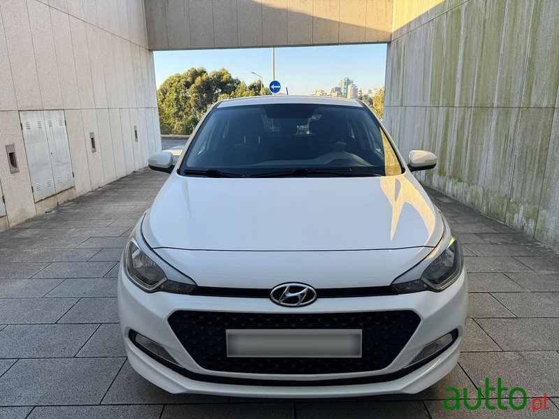 2017' Hyundai i20 photo #1