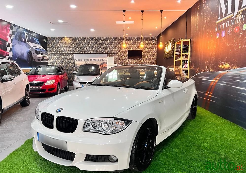 2009' BMW 118 D Pack M photo #3