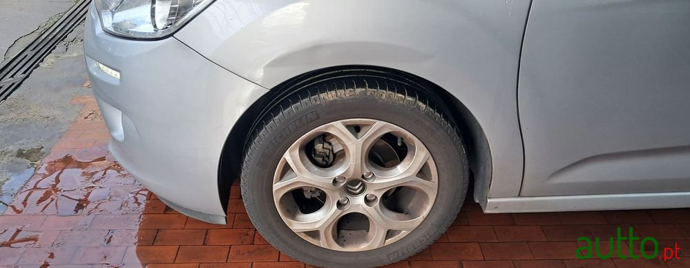 2015' Citroen C3 photo #2