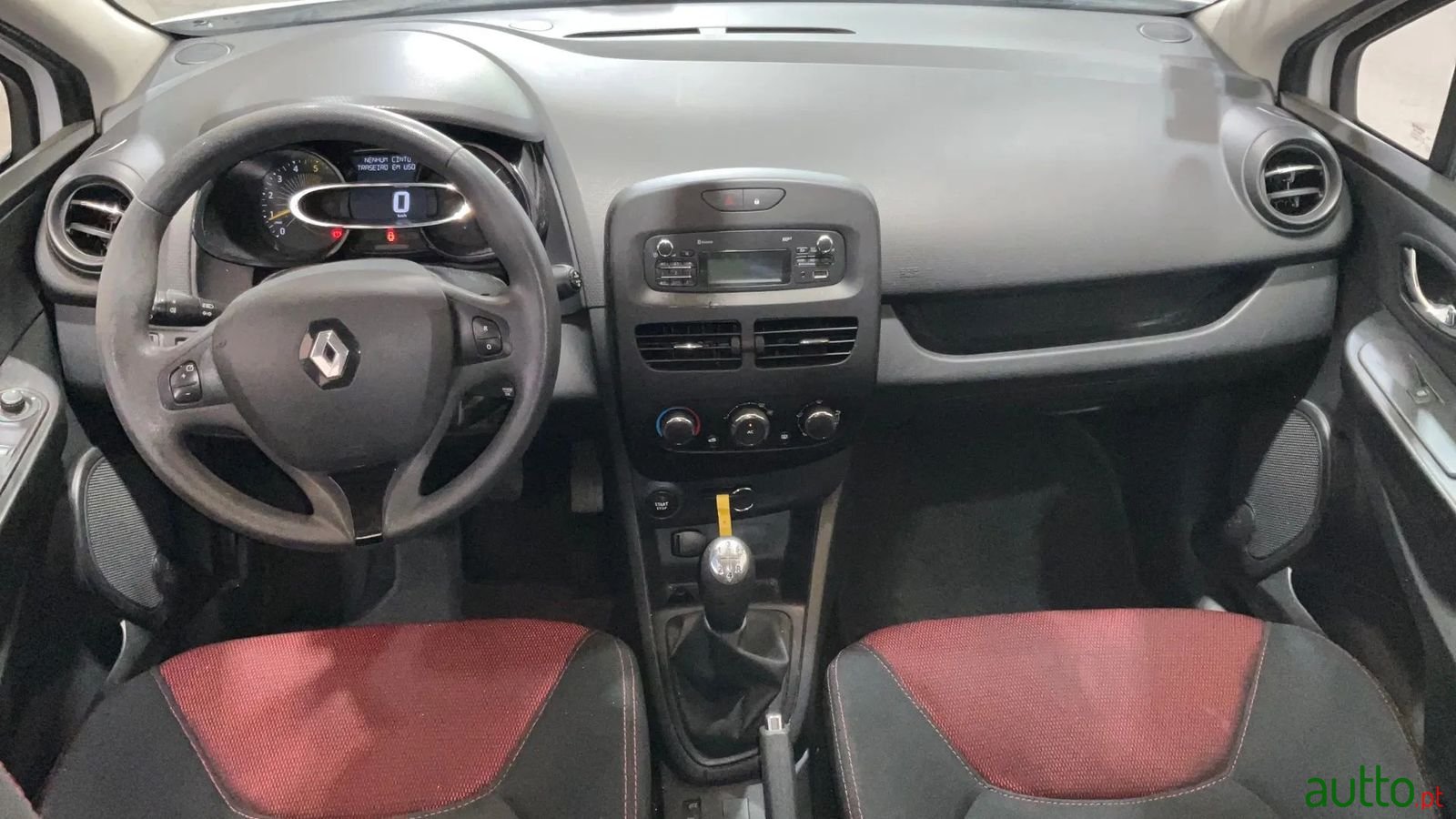 2014' Renault Clio photo #2