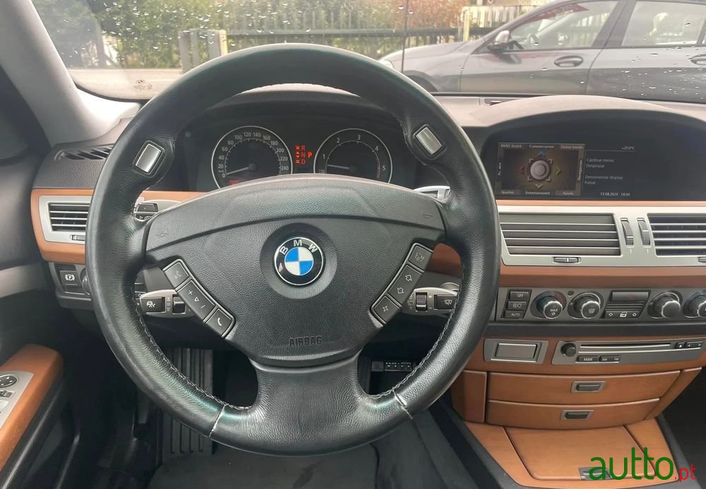 2005' BMW 745 D photo #6