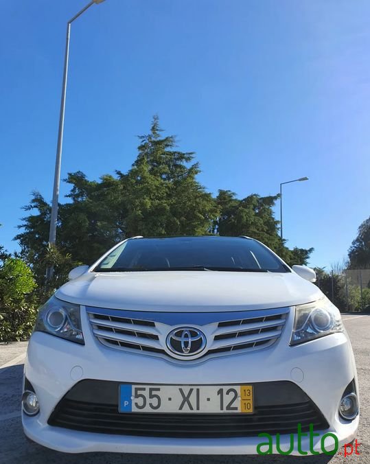 2013' Toyota Avensis Sw photo #5
