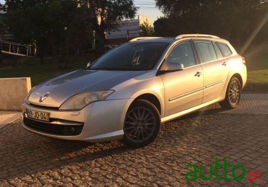 2008' Renault Megane Break photo #2