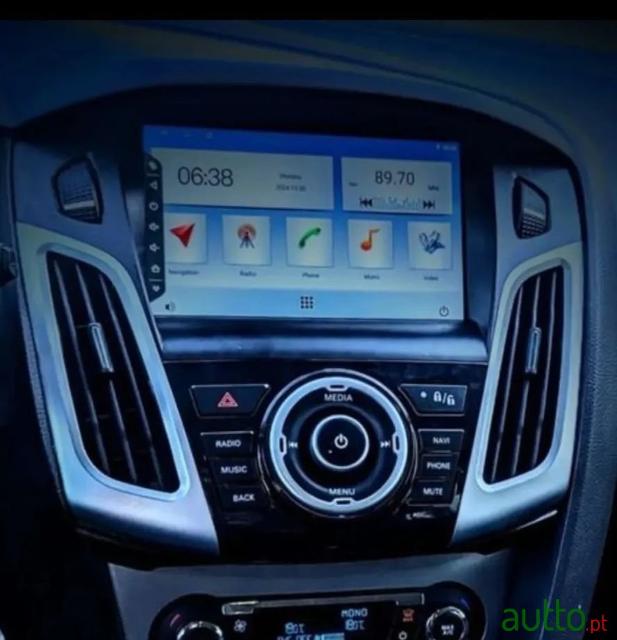 2015' Ford Focus photo #5