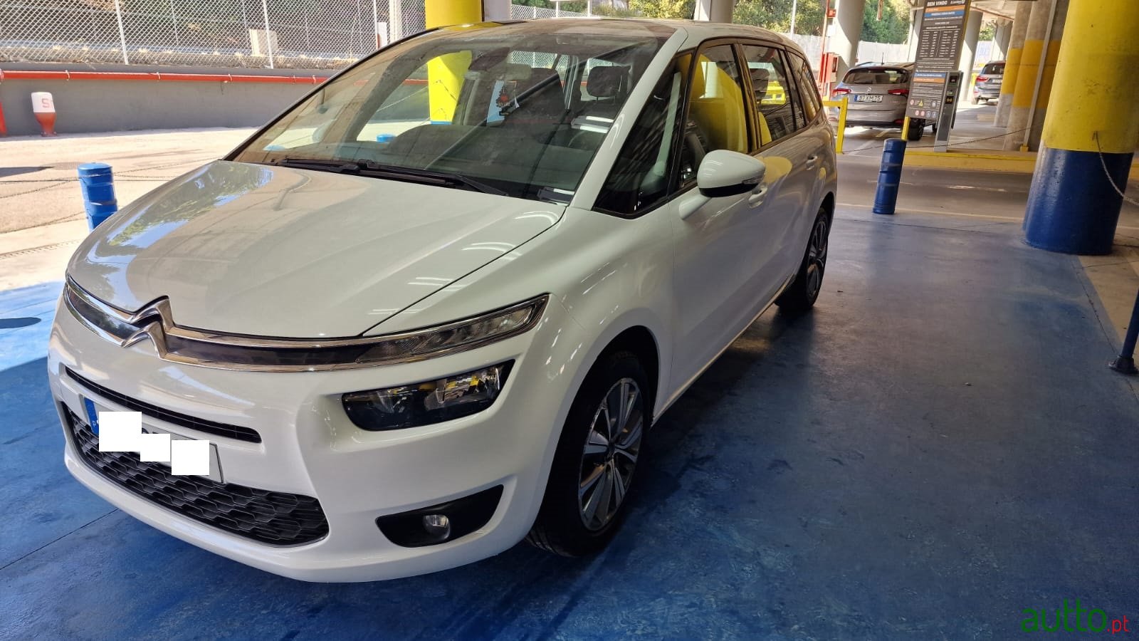 2016' Citroen C4 Grand Picasso photo #1