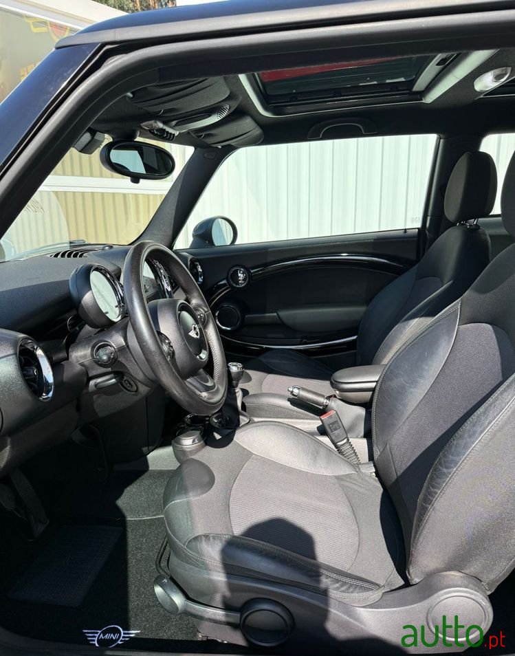 2012' MINI 3 Portas photo #2