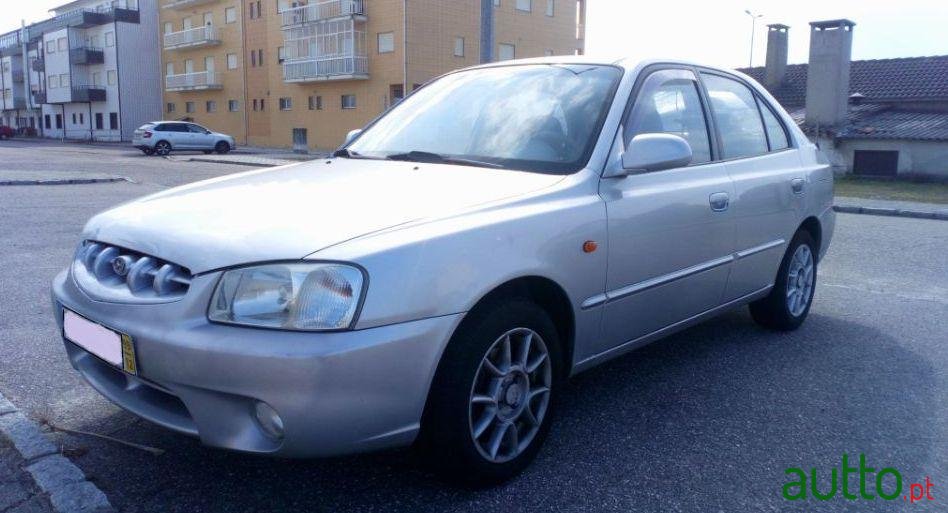 1999' Hyundai Accent Gls photo #2