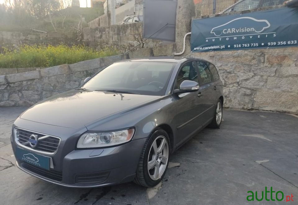 2011' Volvo V50 photo #1