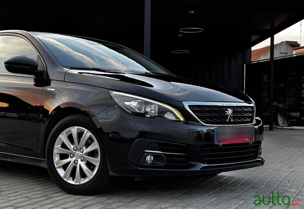 2020' Peugeot 308 photo #2