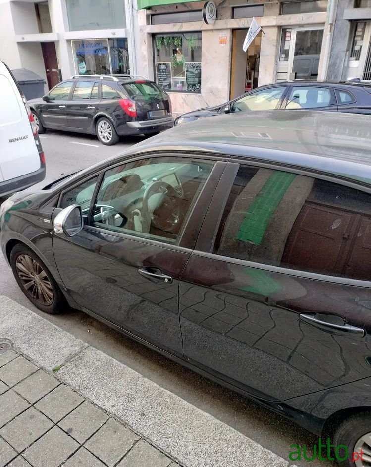 2016' Peugeot 208 1.2 Puretech Style photo #2