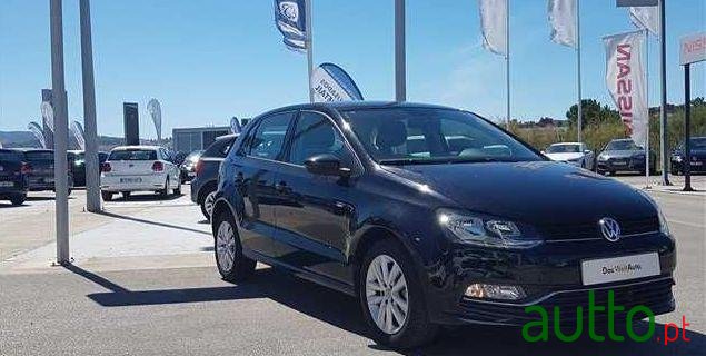 2016' Volkswagen Polo 1.0 Confortline photo #1