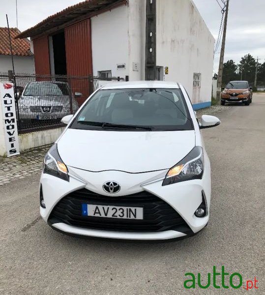 2019' Toyota Yaris photo #2