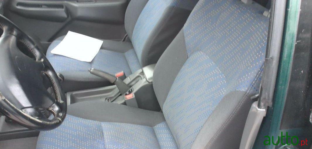 2003' Mitsubishi L200 Strakar Elegance 136Cv photo #3