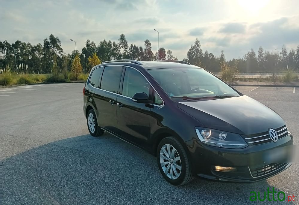 2011' Volkswagen Sharan 2.0 Tdi Highline photo #5