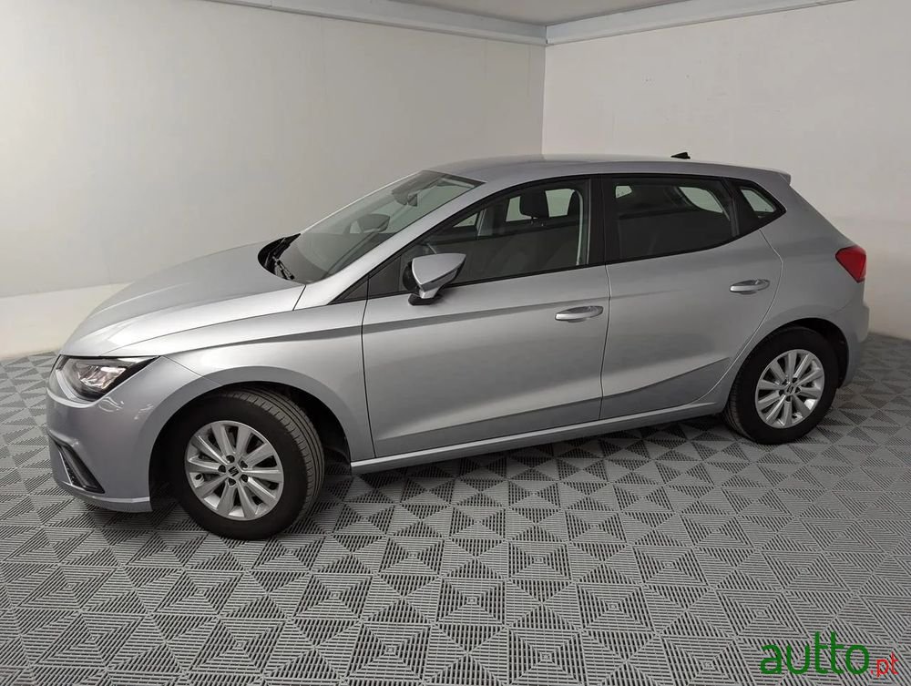 2022' SEAT Ibiza 1.0 Tsi Style Dsg photo #5