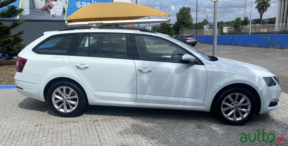 2019' Skoda Octavia Break photo #6