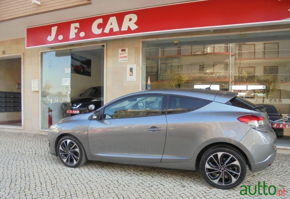 2013' Renault Megane Coupe photo #4