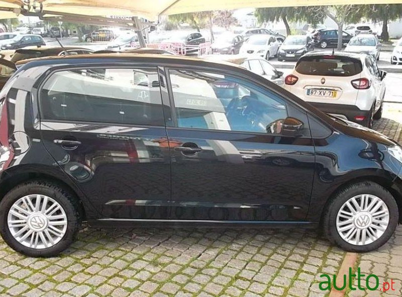 2019' Volkswagen Up photo #2