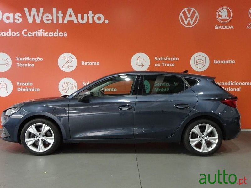 2021' SEAT Leon 1.4 E-Hybrid Fr Dsg photo #2