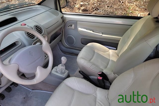 2002' Renault Twingo photo #5