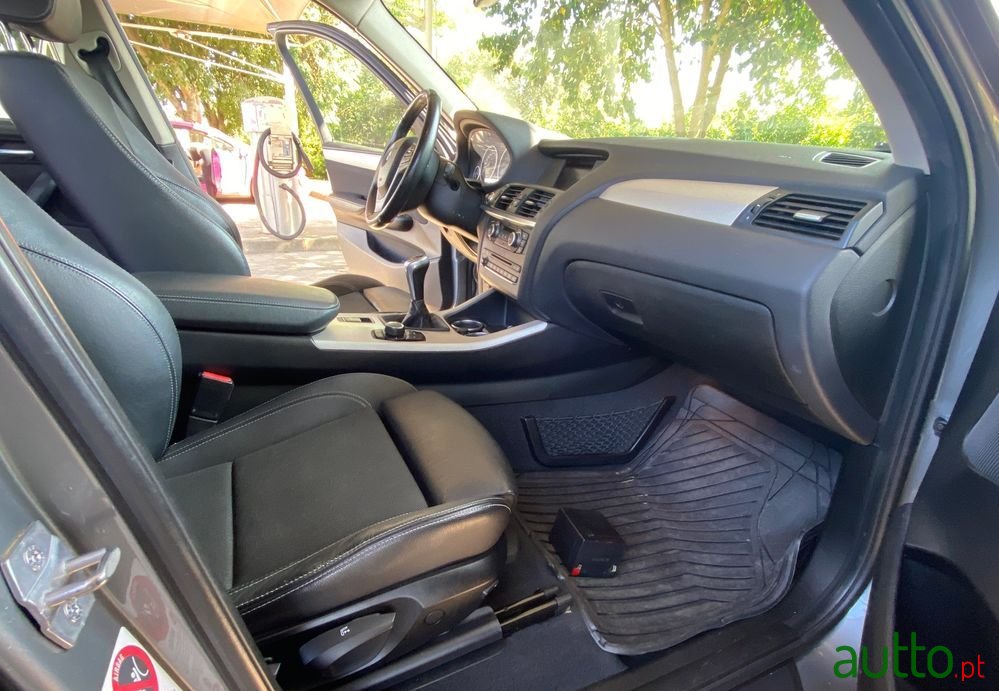 2013' BMW Série X 18 D Sdrive photo #6