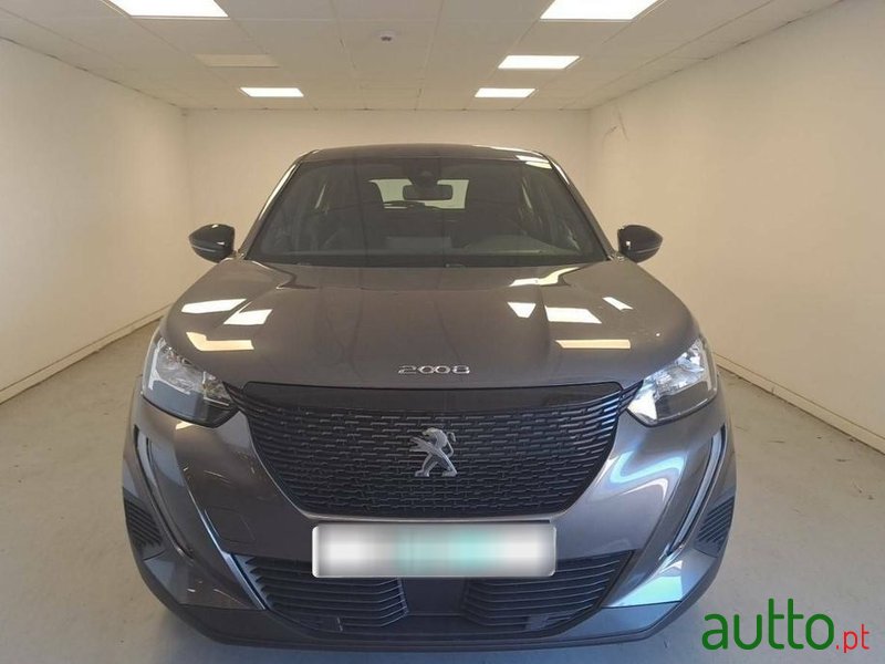 2023' Peugeot 2008 photo #2