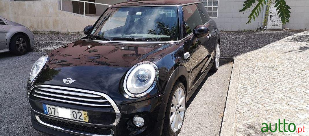 2015' MINI Cooper D photo #2