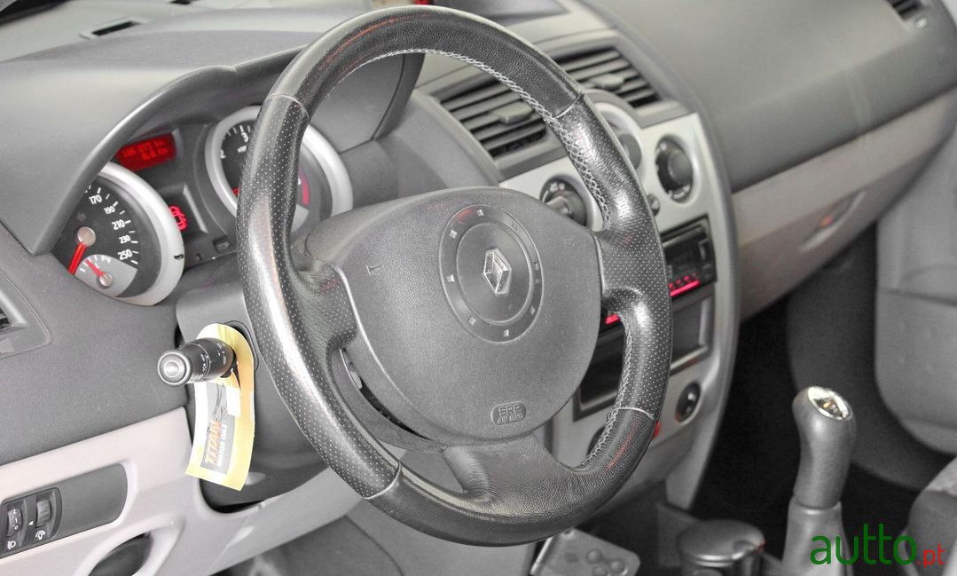 2006' Renault Megane Break photo #5