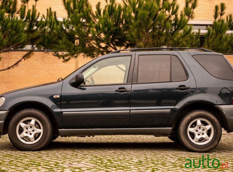 2000' Mercedes-Benz Ml-270 photo #4