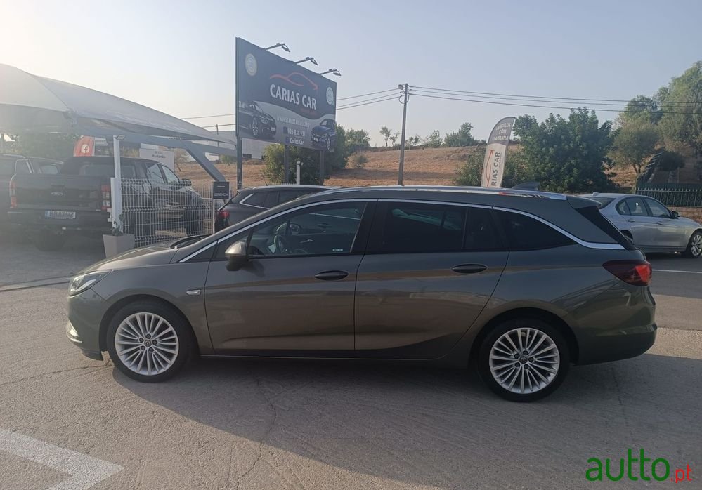 2018' Opel Astra Sports Tourer photo #5