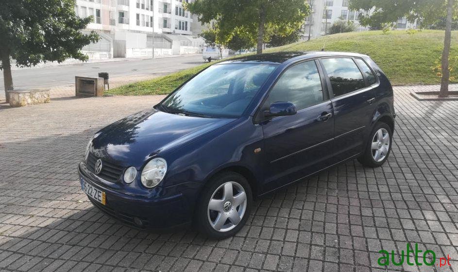2004' Volkswagen Polo photo #2
