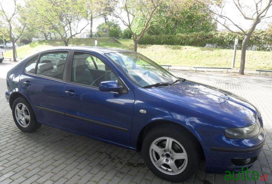 2001' SEAT Leon 1.9 Tdi Sport photo #1