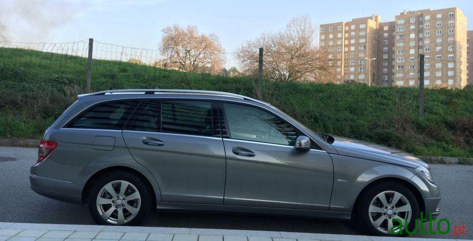 2009' Mercedes-Benz C-200 photo #3