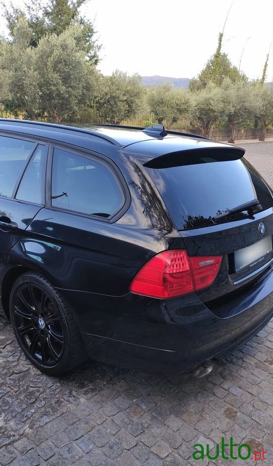 2011' BMW Série 3 D Touring Navigation photo #2