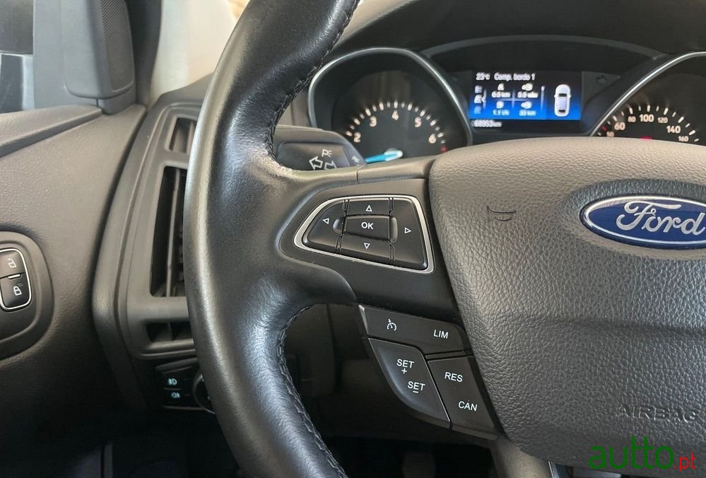 2015' Ford Focus 1.0 Scti Titanium photo #4